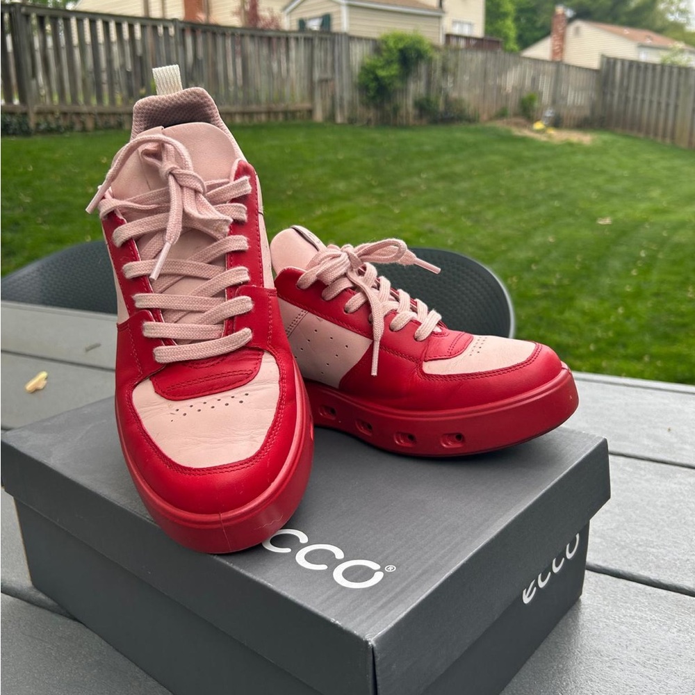 Street 720 W Chili Red Silver Pink Sneakers by ECCO 8.5 size